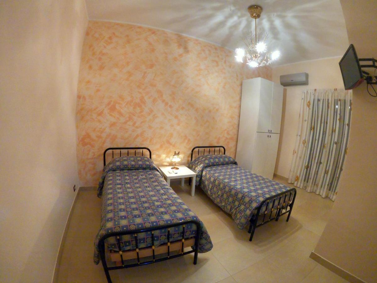 Mamma Loretta' House Hotel Biancavilla Buitenkant foto